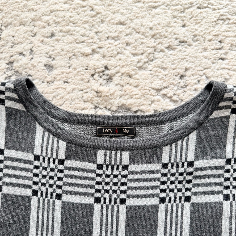NWOT- Lety & Me Plaid/Geo Pattern Long Sleeve Sweater Sz Petite Med - Picture 3 of 10